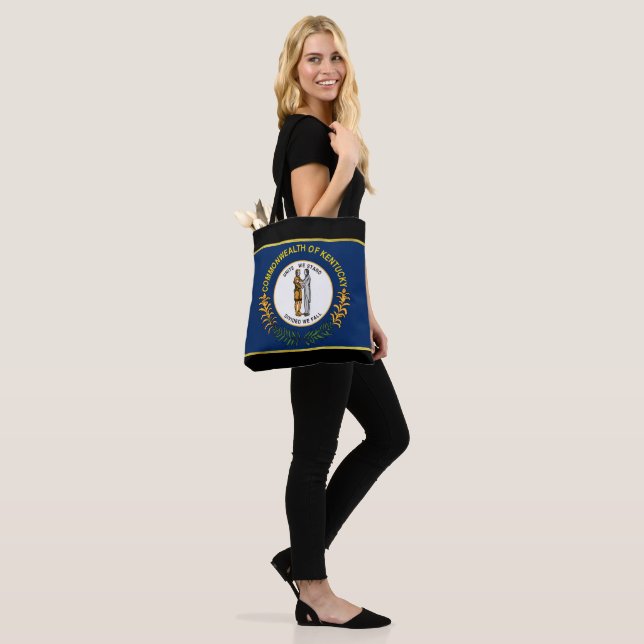 Kentucky flag tote bag (On Model)