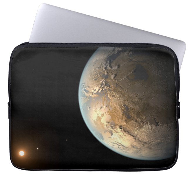 Kepler-186f Orbiting A Distant Star. Laptop Sleeve (Front)