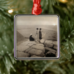 Khufu Pyramid, Egypt 1920 Flapper Girls Sunrise Metal Tree Decoration