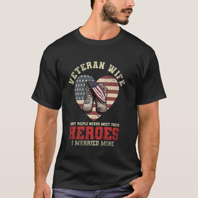 Ki Proud Veteran Wife  Us Flag Sunflower Veteran B T-Shirt (Front)