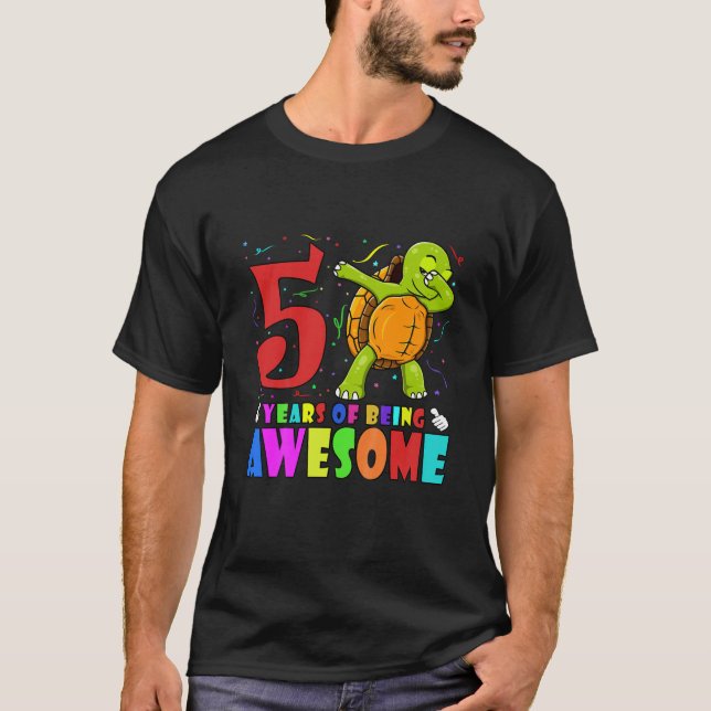 Kids 5Th Birthday Party Dabbing Turtle - 5 Years O T-Shirt (Front)