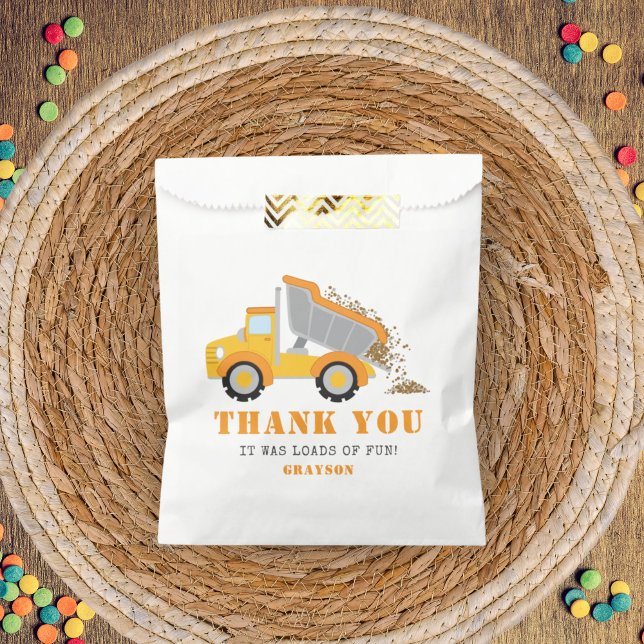 Kids Dump Truck Construction Theme Birthday Party Favour Bags (Kids Dump Truck Construction Theme Birthday Party Favor Bag)