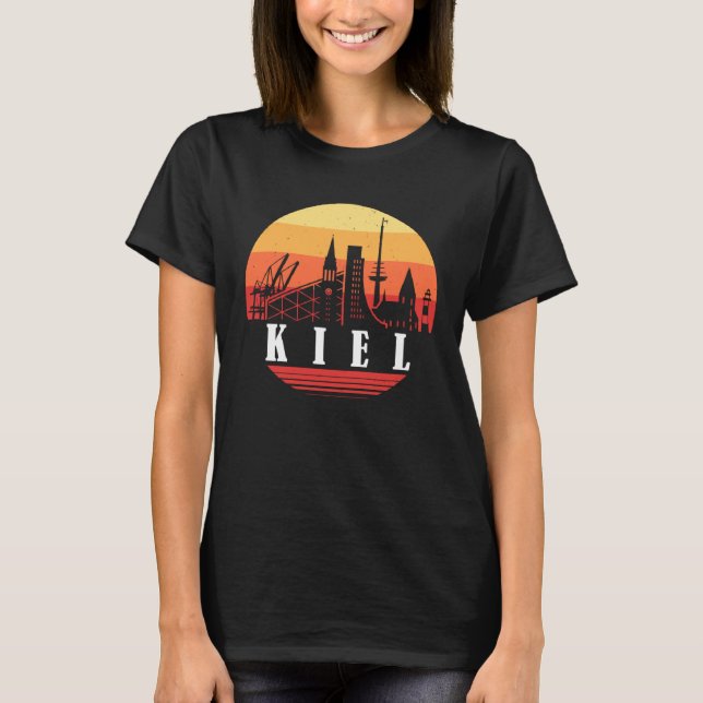 Kiel Skyline in Retro Vintage Style T-Shirt (Front)