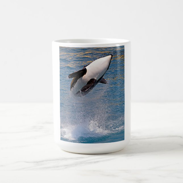 Killer whale jumping out of wate magic mug (Center)