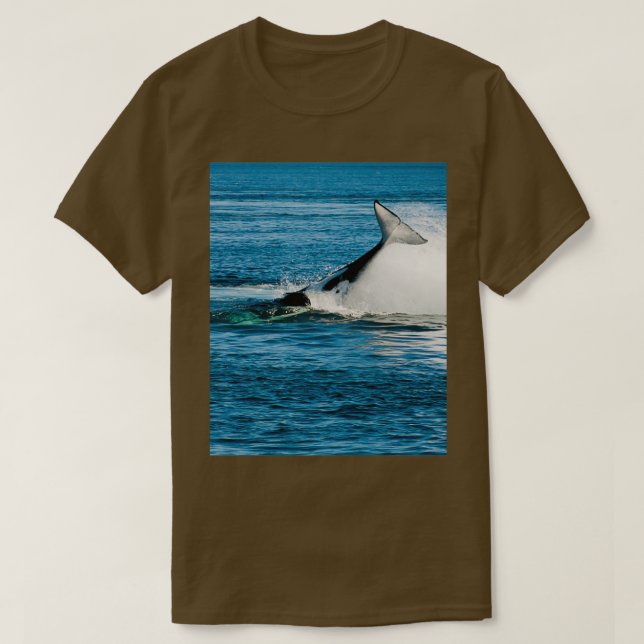 Killer whale orca jumping 20 T-Shirt (Design Front)