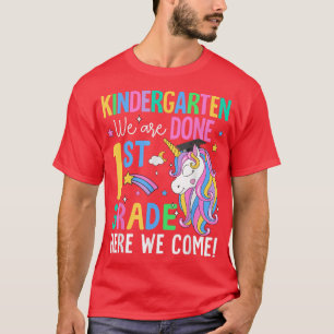 Kindergarten Graduation Cute Unicorn Class Of 2022 T-Shirt