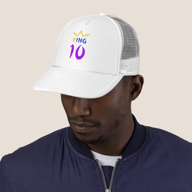 King 10 trucker hat (In Situ)