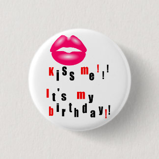 kiss 3 cm round badge