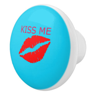 Kiss Me Ceramic Knob