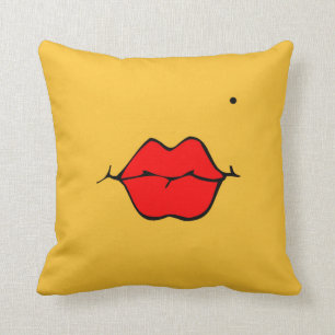 KISS ME CUSHION