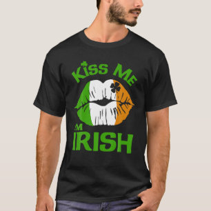 Kiss Me I'm Irish Lips Lucky Shamrock Clover St Pa T-Shirt