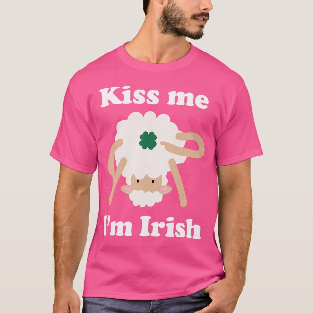 Kiss Me I'M Irish Sheep Funny St Patrick'S Day Hum T-Shirt (Front)