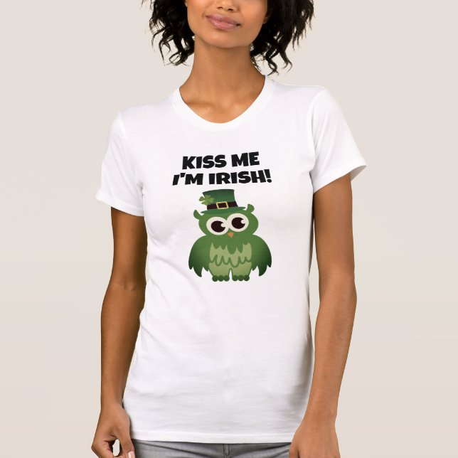 Kiss me i'm Irish St Patrick's Day leprechaun bird T-Shirt (Front)