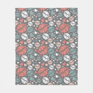 Kiss Print And Heart Pattern Fleece Blanket