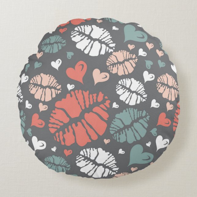 Kiss Print And Heart Pattern Round Cushion (Front)