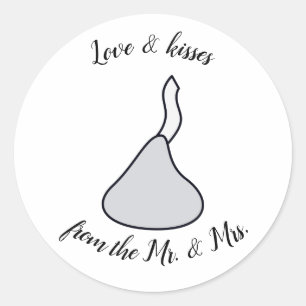 Kisses wedding favour classic round sticker