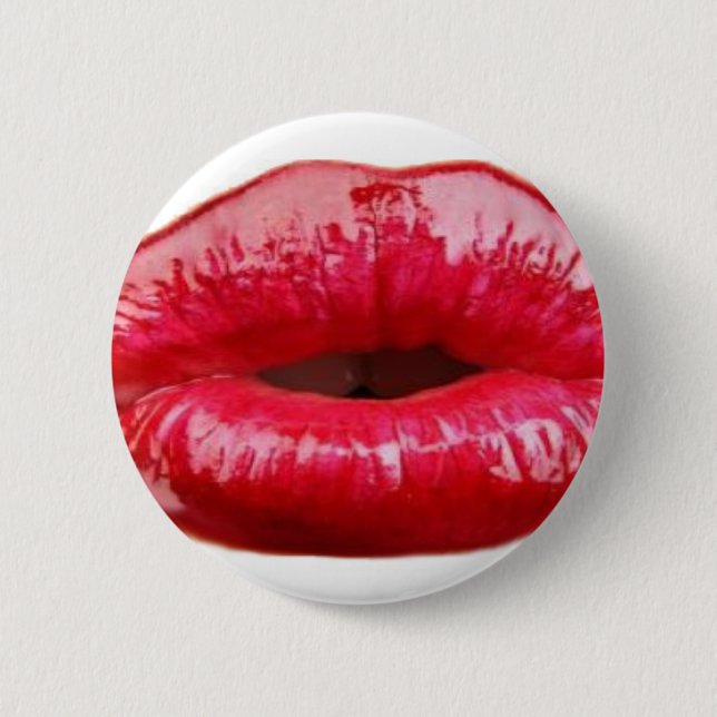 Kissing lips! 6 cm round badge (Front)