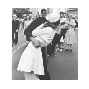 Kissing On VJ Day World War Notepad