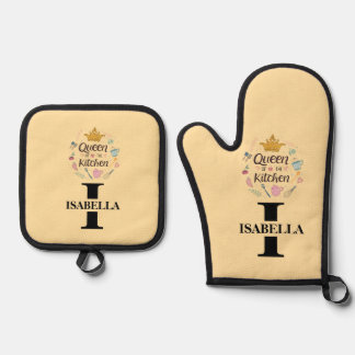 Kitchen Queen Name Monogram Design Oven Mitt & Pot Holder Set