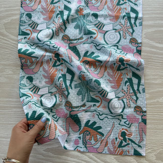 Kitchen Towel: Underwater Swimming Tea Towel