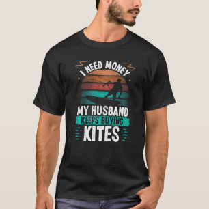 Kiteboarding Vintage Husband buying Kites Kitesurf T-Shirt