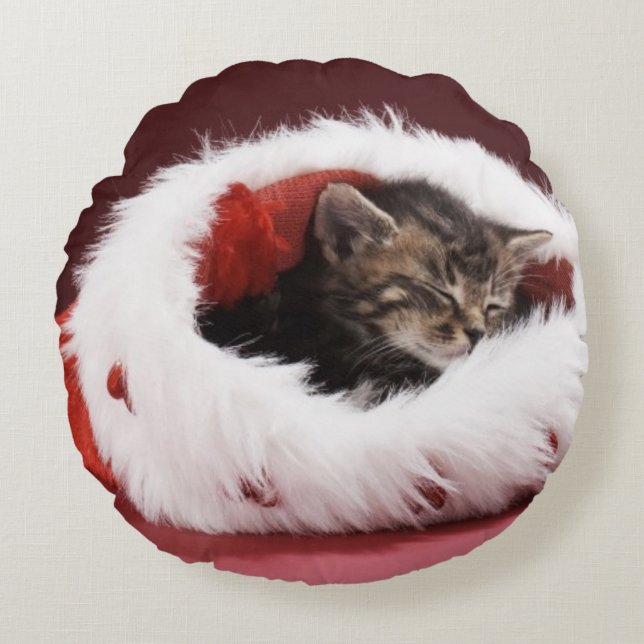 Kitten asleep in Christmas hat Round Cushion (Front)