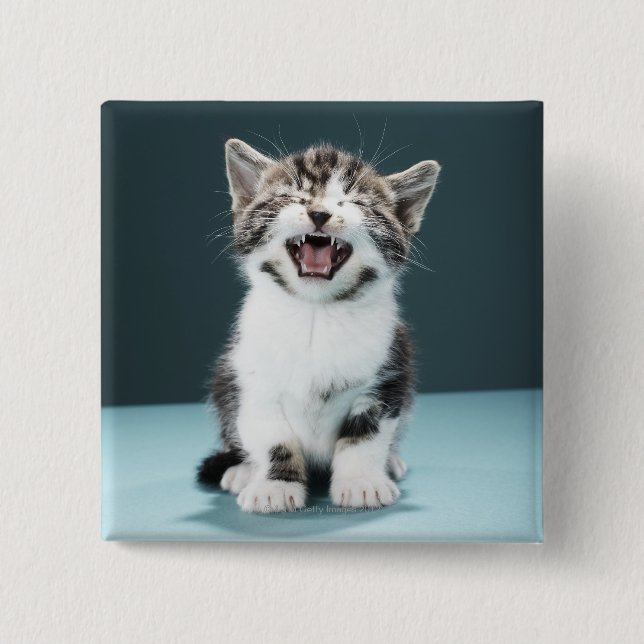 Kitten meowing 15 cm square badge (Front)