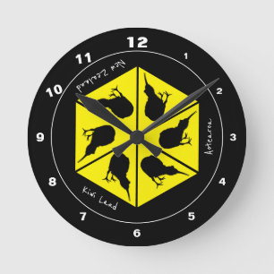 Kiwi Bird & New Zealand/ Aotearoa Islands (pizza) Round Clock