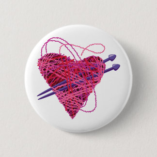 kniting pink heart 6 cm round badge