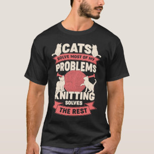 Knitting Cat  for a Knitter T-Shirt