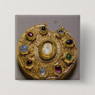 Kolt medallion, gold set with pearls and 15 cm square badge