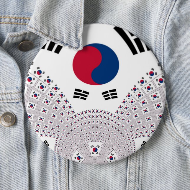 Korean Vibes: A Message of Peace 6 Cm Round Badge (In Situ)