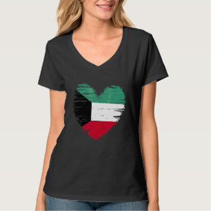 Kuwait Heart Kuwaiti Flag Kuwaiti Pride T-Shirt