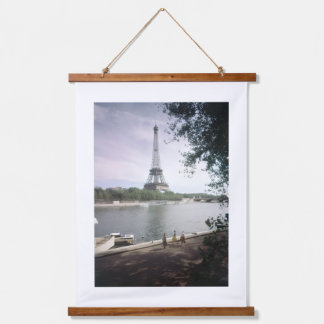 La Tour Eiffel. Paris, vers 1960. Hanging Tapestry
