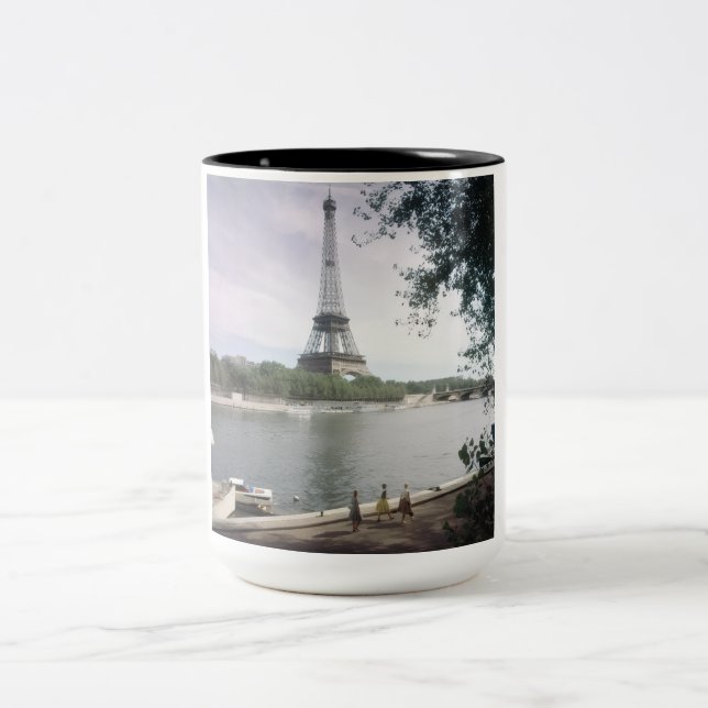La Tour Eiffel. Paris, vers 1960. Two-Tone Coffee Mug (Center)