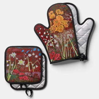 Ladrie's Garden in Red  Oven Mitt & Pot Holder Set