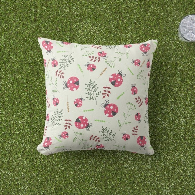 Ladybug outdoor pillow (Grass)