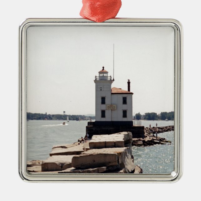 Lake Erie Lighthouse Metal Tree Decoration (Front)
