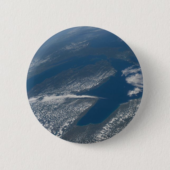 Lake Michigan, Lake Huron And State Of Michigan. 6 Cm Round Badge (Front)