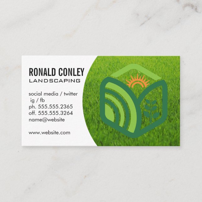 Landscaping Logo | Lawn Mower Business Card (Front)