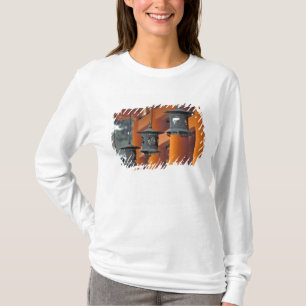 Lanterns hanging from the Heian-jingu Shrine, T-Shirt