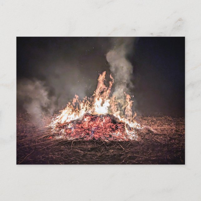 Large bonfire burning at night with high flames postcard (Front)