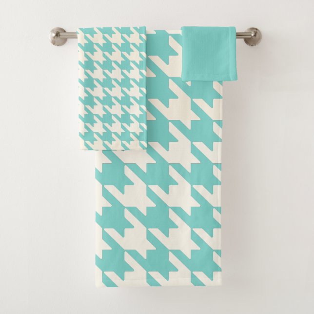 Large Houndstooth Pattern Aqua Blue and White Bath Towel Set (Insitu)