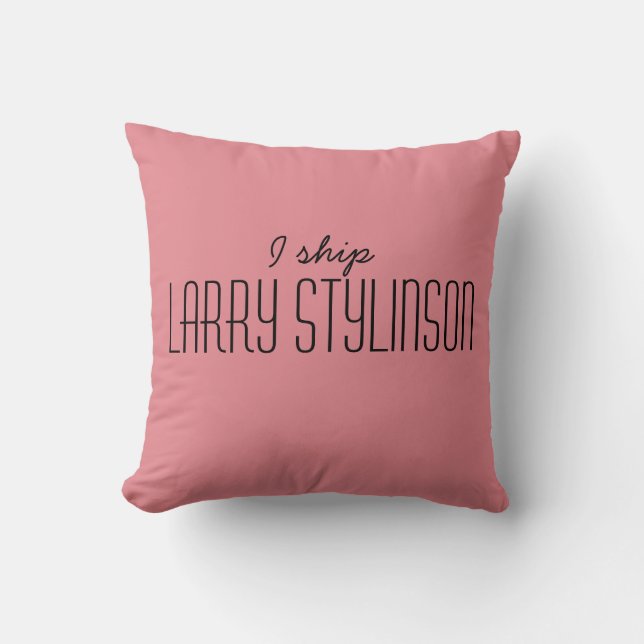 Larry Stylinson (I ship it and quotes) Pillow (Front)