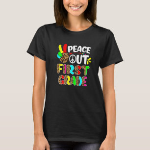 Last Day Of School Leopard Peace Out 1st Grade Gra T-Shirt