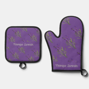   Lavender pattern- name  oven mitt & pot hol Holder Set