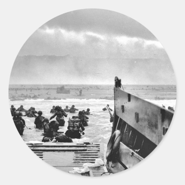LCIs Soldiers Wading Ashore Classic Round Sticker (Front)