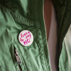 Learn to say no - pink 6 cm round badge