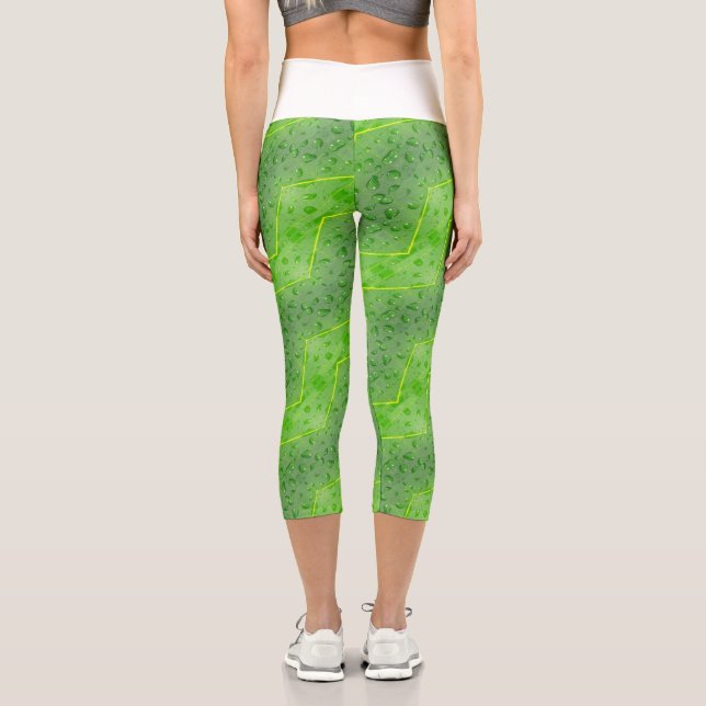 Leaves with water drops pattern capri leggings (Back)