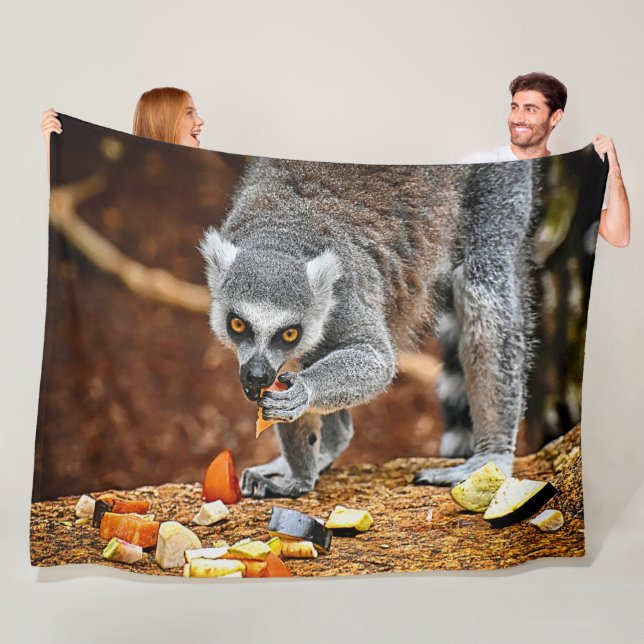 LEMUR FLEECE BLANKET (In Situ)